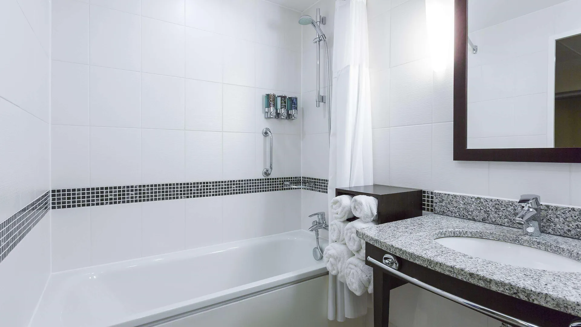 Hampton By Hilton Liverpool John Lennon Airport Speke 3*,
